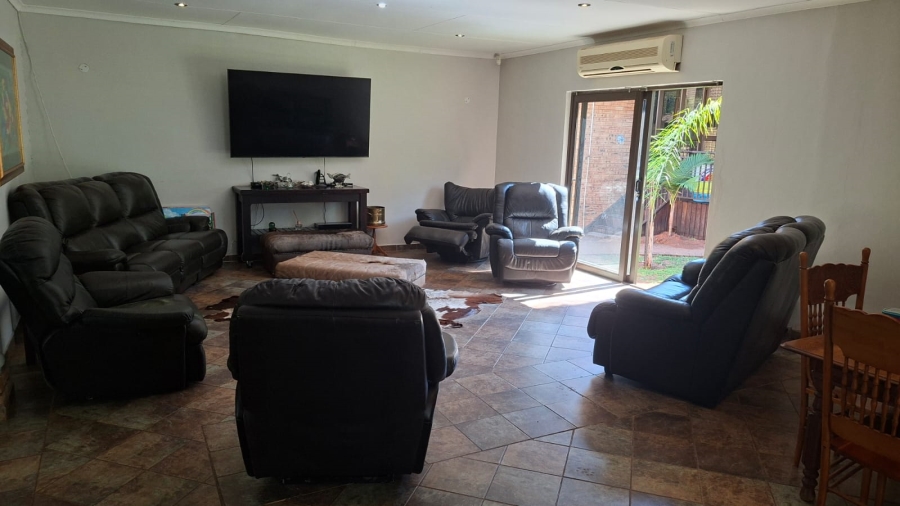 5 Bedroom Property for Sale in Rietvly A H North West